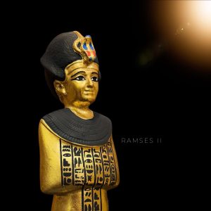 Egyptian King Ramses II Statue: Ancient Artifact Replica - Image 1