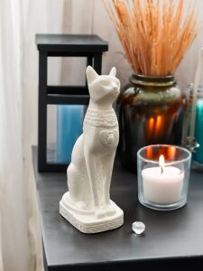 Mini Egyptian Bastet Cat Statue: Home Decor Figurine - Image 1