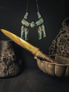 King Tutankhamun Golden Dagger: Egyptian Museum Replica - Image 1