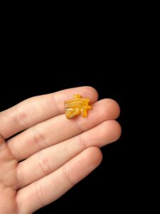 agate Eye of Horus Pendant: Ancient Egyptian Amulet Necklace - Image 1