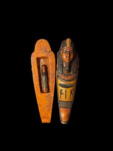 Wooden King Tutankhamun Coffin: Eye of Horus & Scarab Symbol - Image 1