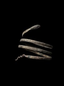 Vintage Style Cobra Arm Cuff: Ancient Egyptian Uraeus - Image 2