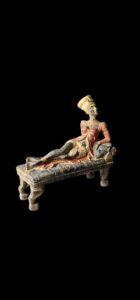 Handmade Nefertiti Statue: Egyptian Queen Replica - Image 2