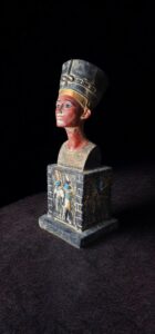 Nefertiti Bust Statue: Handmade Egyptian Queen Replica - Image 2