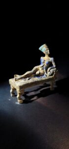 Handmade Egyptian Queen Nefertiti Statue: Museum Replica - Image 2