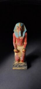 Thutmose III Statue: Egyptian Pharaoh Museum Replica - Image 2