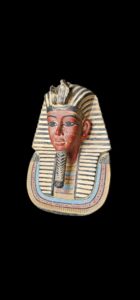 Egyptian King Tutankhamun Statue: Museum Sculpture - Image 2