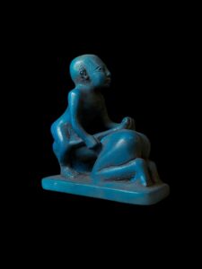 Ancient Egyptian medical scene statue from Egypt made of porcelain - Image 2