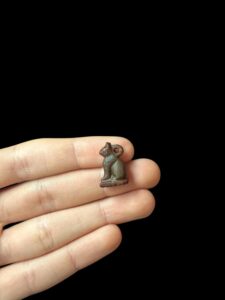 agate stone Bastet Cat Amulet, Egyptian Goddess Pendant - Image 2