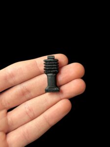 Egyptian Djed Amulet: Ancient Replica Jewelry - Image 2