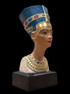 Handmade Nefertiti Bust Statue: Egyptian Queen Replica - Image 2