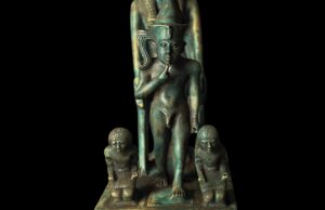 Vintage Goddess Isis is protecting God Horus with a high priest. Egyptian copy Museum statue - Image 2