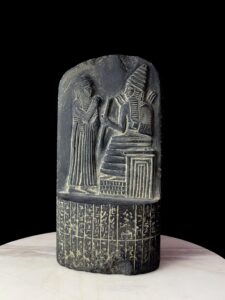 Babylon law code of Hammurabi - Akkadian Cuneiform Mesopotamian art / sculpture - Image 2