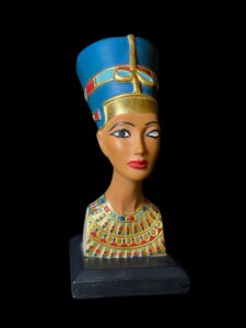 Handmade Nefertiti Bust Statue: Egyptian Queen Replica - Image 2