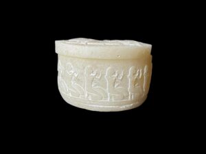 Egyptian Jewelry Box: King Akhenaton & Queen Cleopatra Design - Image 2