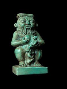 Hand-Carved God Bes Statue Holding Horus & Thoth: Egyptian Decor - Image 2