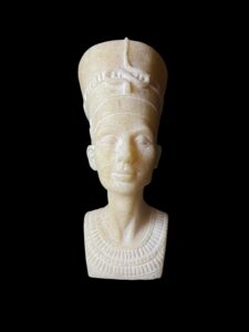 Handmade Nefertiti Bust Statue: Egyptian Queen Replica - Image 2