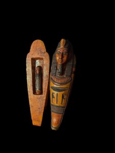 Wooden King Tutankhamun Coffin: Eye of Horus & Scarab Symbol - Image 2