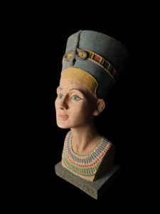 Handmade Nefertiti Bust Statue: Egyptian Queen Replica - Image 2