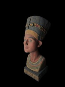 Handmade Nefertiti Bust Statue: Egyptian Queen Replica - Image 2