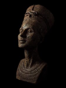 Handmade Egyptian Queen Nefertiti Bust: Rare Museum Replica - Image 2