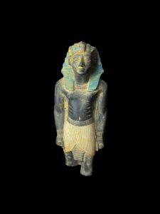 Thutmose III Statue: Egyptian Pharaoh Museum Replica - Image 2