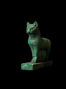 King Amenhotep III Lion Statue: Rare Egyptian Replica, Handmade - Image 2