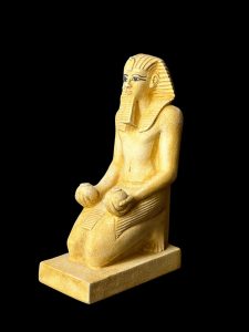 Thutmose III Statue: Egyptian Pharaoh Museum Replica - Image 2