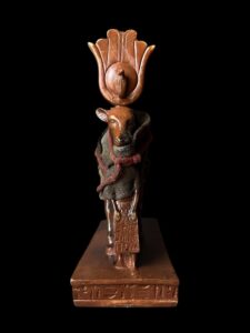 Goddess Hathor Statue with Amenhotep II: Museum Replica - Image 2