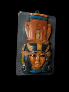 Wall decor Goddess Hathor Statuette, winged Scarab symbol for protection - Image 2