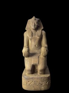 Thutmose III Statue: Egyptian Pharaoh Museum Replica - Image 2