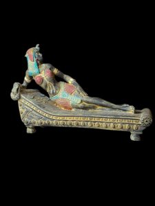 Large Egyptian Queen Cleopatra Statue: Handcrafted Home Decor - Image 3