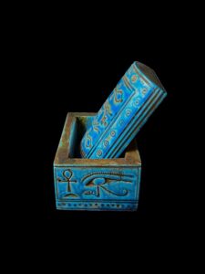 Egyptian Scarab Box: Ancient Inscription, Ankh Key Design - Image 3