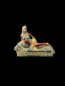 Handcrafted Egyptian Cleopatra Statue: Ancient Home Decor - Image 3
