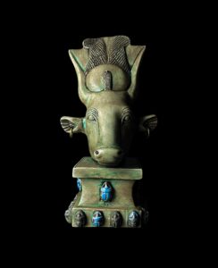 Rare Hathor statue from Ancient Egypt. 1 of 1 . The one-of-a-kind Hathor sculpture. - Image 3