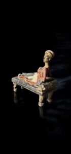 Handmade Nefertiti Statue: Egyptian Queen Replica - Image 3