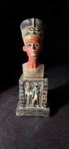 Nefertiti Bust Statue: Handmade Egyptian Queen Replica - Image 3