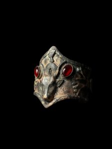 Goddess Hathor Bracelet: Hand-Carved Egyptian Jewelry - Image 3