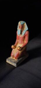 Thutmose III Statue: Egyptian Pharaoh Museum Replica - Image 3
