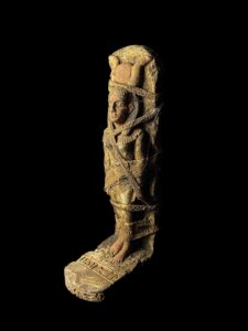 Handmade Goddess Hathor Statuette: Vintage Egyptian Statue - Image 3