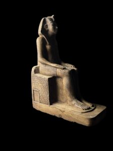 Basalt Hatshepsut Statue: Egyptian Museum Piece - Image 3