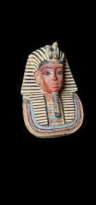 Egyptian King Tutankhamun Statue: Museum Sculpture - Image 3
