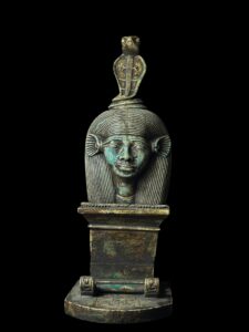 Rare Hathor statue from Ancient Egypt. 1 of 1 . The one-of-a-kind Hathor sculpture. - Image 3