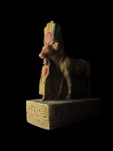 Goddess Hathor Statue with Amenhotep II: Vintage Stone Museum Replica - Image 3