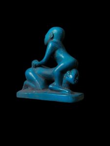 Ancient Egyptian medical scene statue from Egypt made of porcelain - Image 3