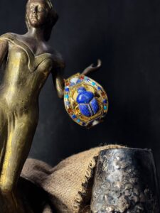 Tutankhamun Scarab Bracelet: Lapis Lazuli, 24k Gold Plated - Image 3