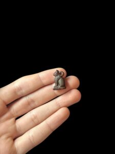 agate stone Bastet Cat Amulet, Egyptian Goddess Pendant - Image 3