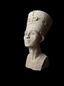 Handmade Nefertiti Bust Statue: Egyptian Queen Replica - Image 3