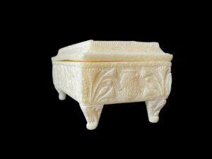 Egyptian Jewelry Box: Pharaonic Scarab Design - Image 3