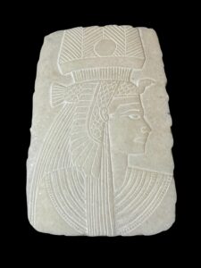 Large Cleopatra Statue: Egyptian Queen Wall Decor - Image 3